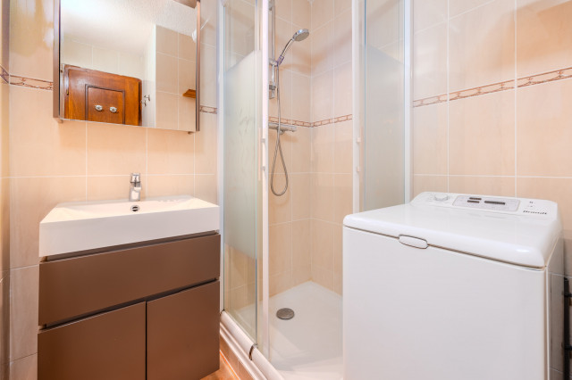 241212_ALPVISIONFrance-AppartementChtel-AlpageA4_sdb