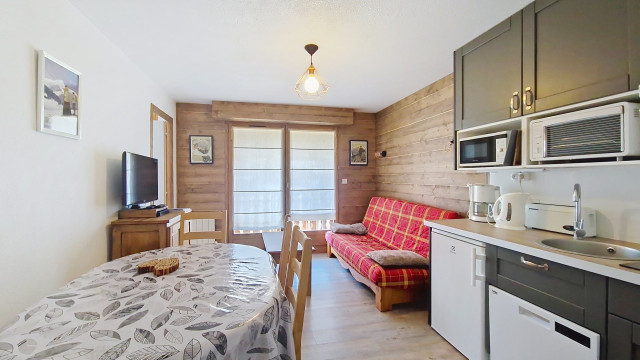 Salon Christina 8 - Linga