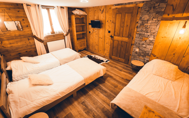 Room 476487-1146543