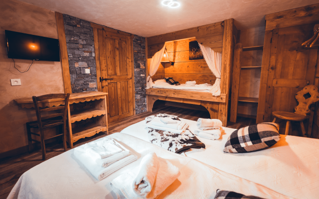 Room 476487-1146544