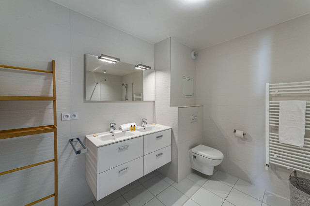 360 apartment 18, Shower room, Family holidays Mountain