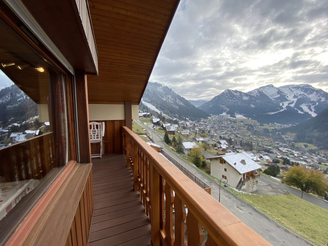 _lv_images__lot_0000000074_03_8377813