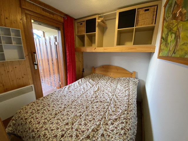 _lv_images__lot_0000000074_05_8307482