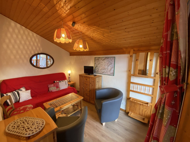 _lv_images__lot_0000000074_07_8501796