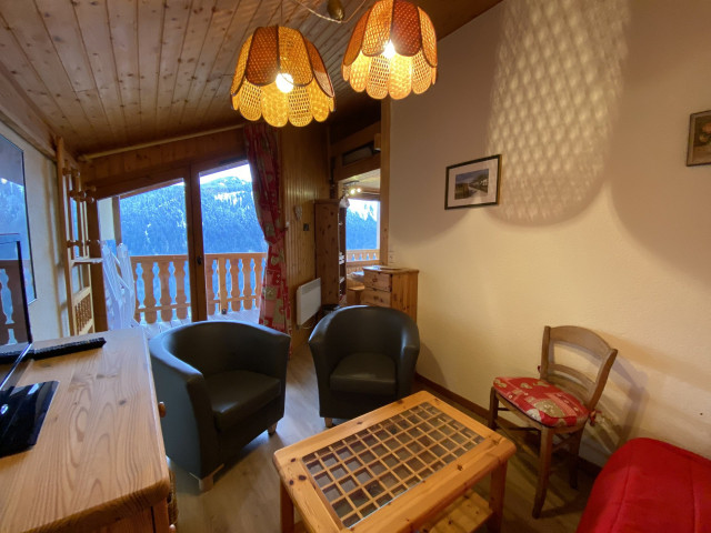 _lv_images__lot_0000000074_10_8593719