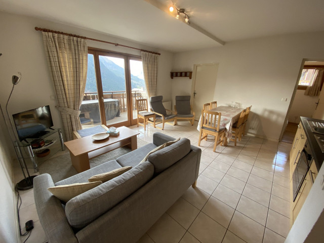 _lv_images__lot_0000000076_01_8258178