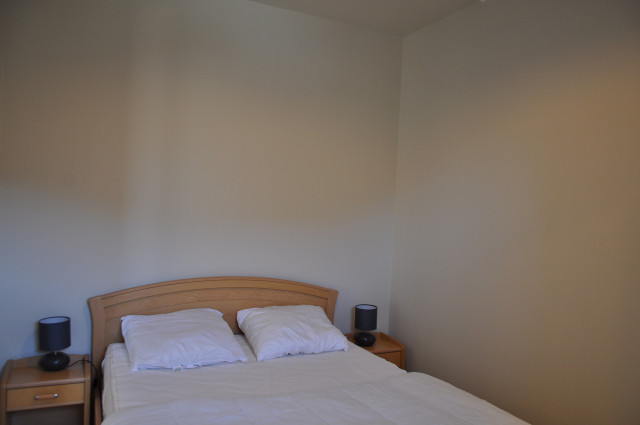 _lv_images__lot_0000000077_06_8300707