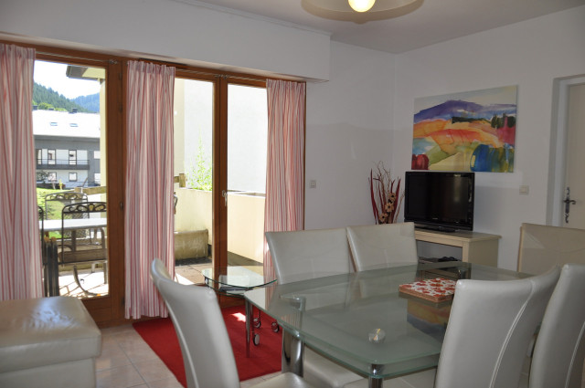 _lv_images__lot_0000000078_04_8300811