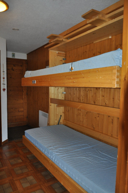 _lv_images__lot_0000000080_07_8367213