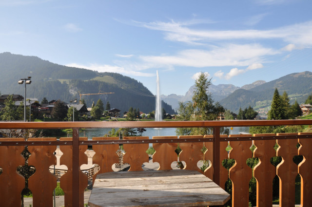 _lv_images__lot_0000000080_09_8567338