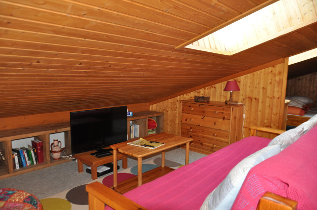 _lv_images__lot_0000000081_09_8228494