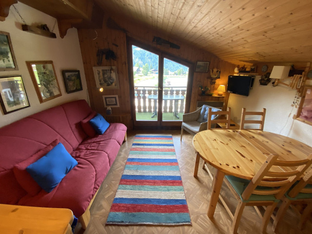 _lv_images__lot_0000000082_06_8458811