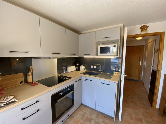 _lv_images__lot_0000000083_07_8569940