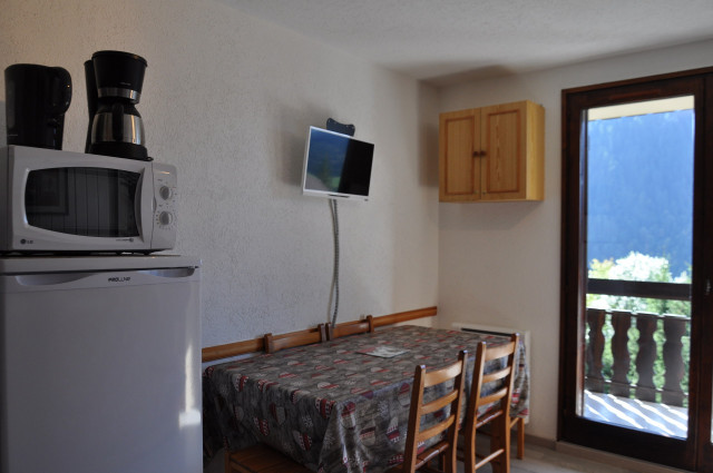 _lv_images__lot_0000000086_03_8260757