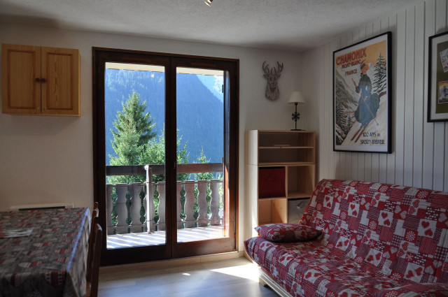 _lv_images__lot_0000000086_04_8265040