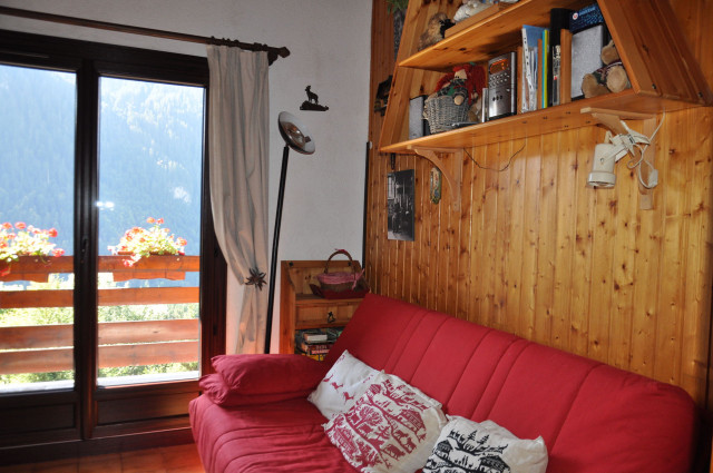 _lv_images__lot_0000000087_02_8230438