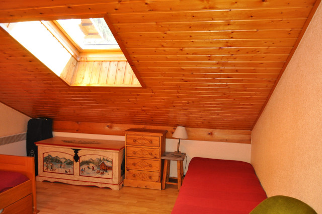 _lv_images__lot_0000000087_06_8595514