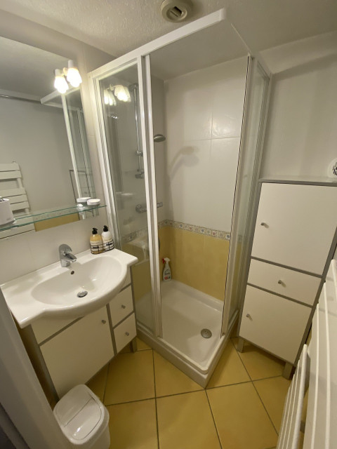 _lv_images__lot_0000000088_10_8358714