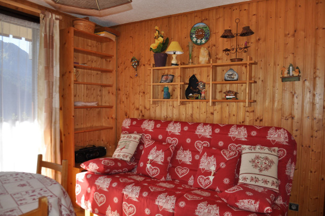 _lv_images__lot_0000000089_01_8495501