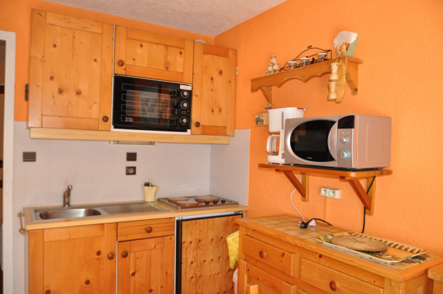 _lv_images__lot_0000000089_05_8495505