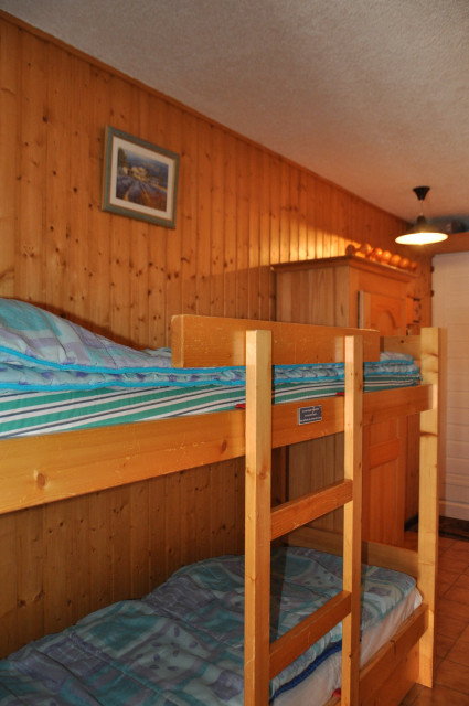 _lv_images__lot_0000000089_08_8322824