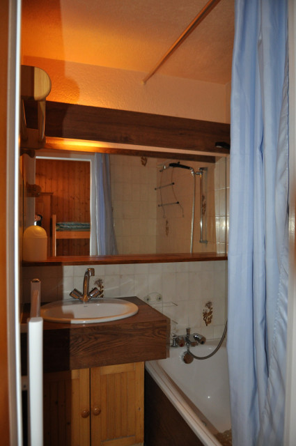 _lv_images__lot_0000000089_09_8260965