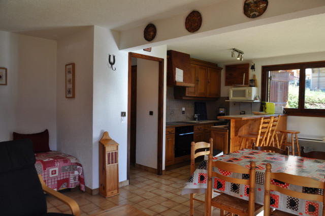 _lv_images__lot_0000000090_02_8281243