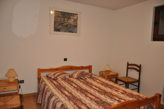 _lv_images__lot_0000000090_05_8511972