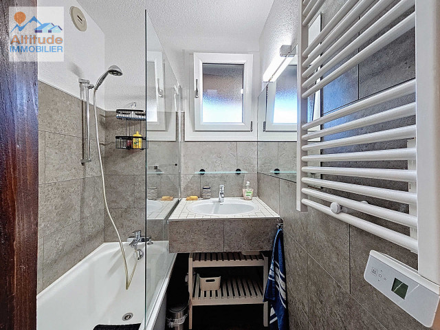 _lv_images__lot_0000000091_08_8546065