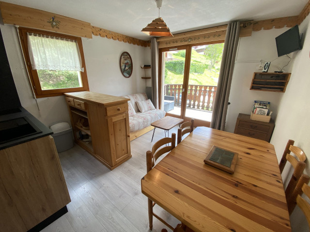 _lv_images__lot_0000000092_01_8499693