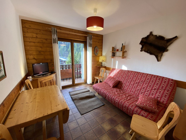 _lv_images__lot_0000000093_01_8281863