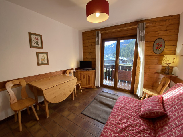 _lv_images__lot_0000000093_06_8504132