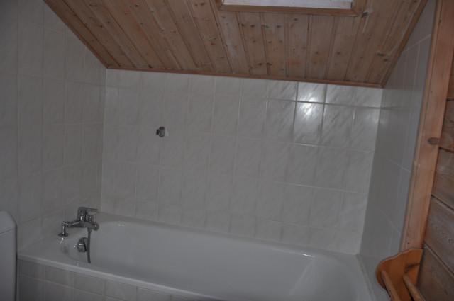 _lv_images__lot_0000000096_09_8304855