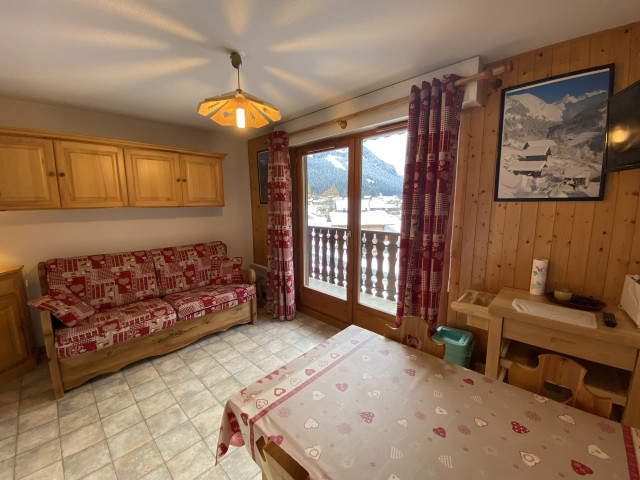 _lv_images__lot_0000000099_05_8378191