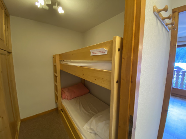 _lv_images__lot_0000000099_07_8301368