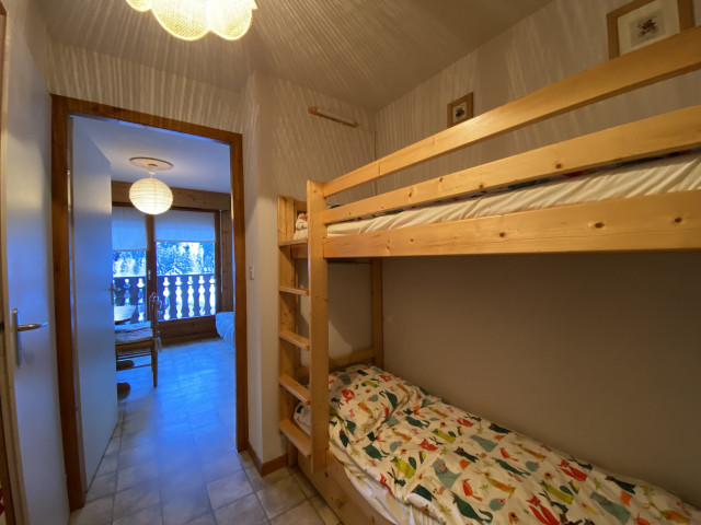 _lv_images__lot_0000000101_07_8346029