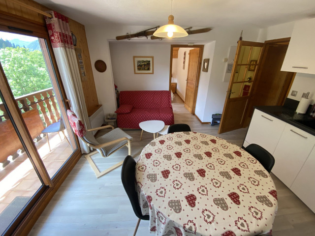 _lv_images__lot_0000000104_05_8364659