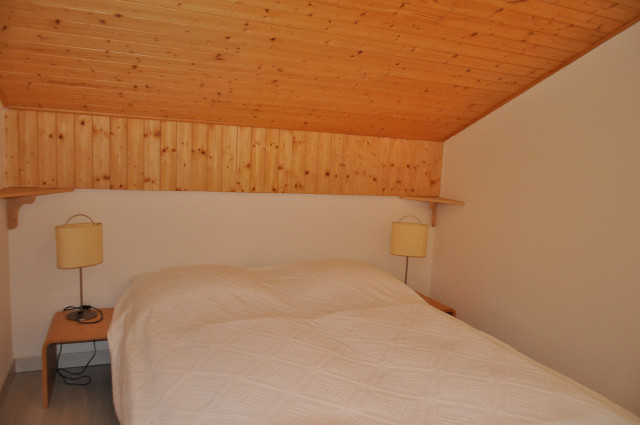 _lv_images__lot_0000000106_06_8589059