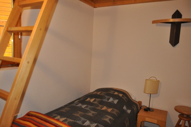 _lv_images__lot_0000000106_07_8458650