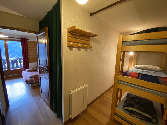 _lv_images__lot_0000000110_08_8556988