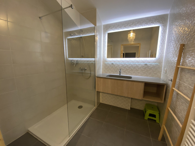 _lv_images__lot_0000000112_11_8588883