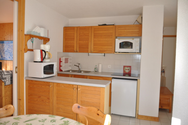 _lv_images__lot_0000000113_06_8210064