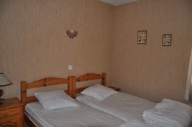 _lv_images__lot_0000000113_07_8557089