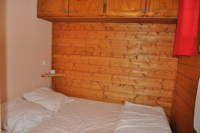 _lv_images__lot_0000000114_05_8224917