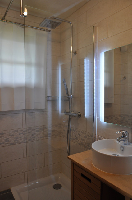 _lv_images__lot_0000000114_07_8423102