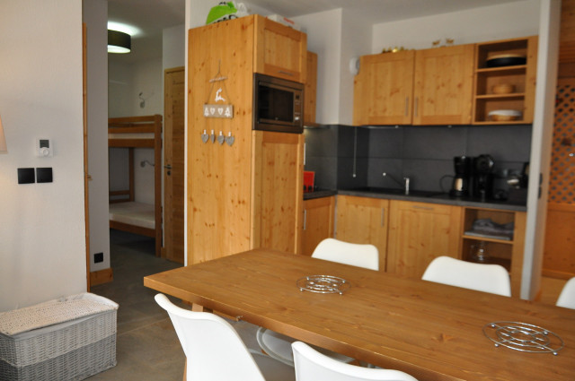 _lv_images__lot_0000000115_04_8345419