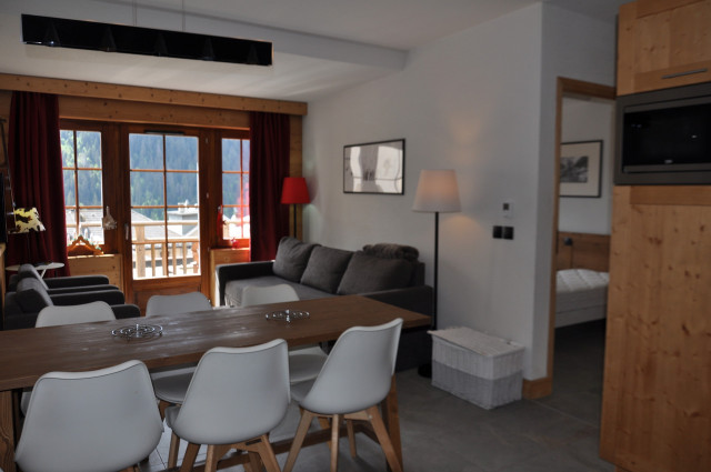 _lv_images__lot_0000000115_05_8343290