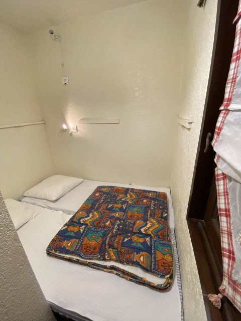 _lv_images__lot_0000000116_08_8209915