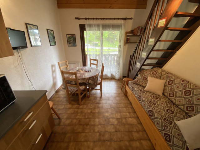 _lv_images__lot_0000000118_02_8503875