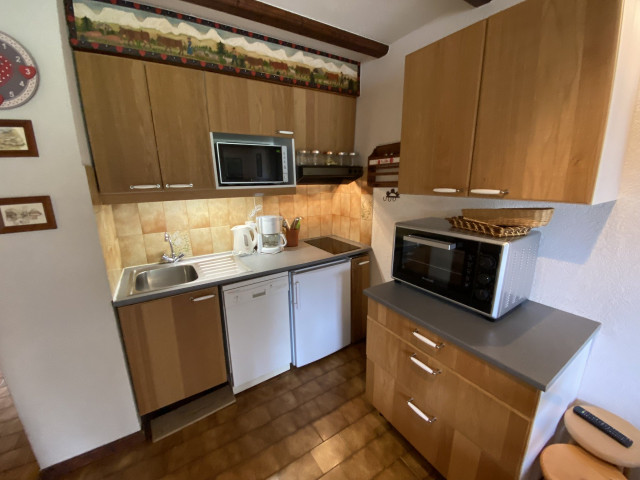 _lv_images__lot_0000000118_07_8458928